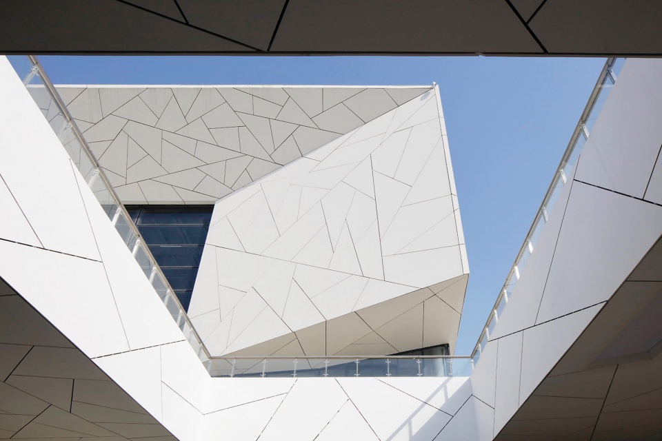 hangzhou yuhang opera china by henning larsen