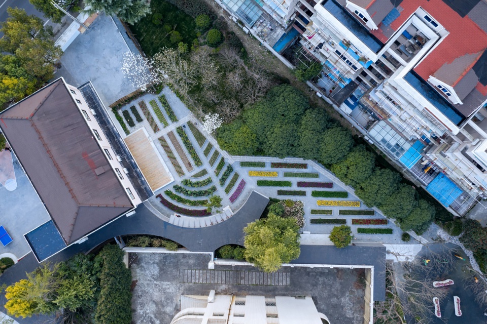 the entrance greenbelt of jiahong community jinqiao town pudong new area in shanghai china by tm studio
