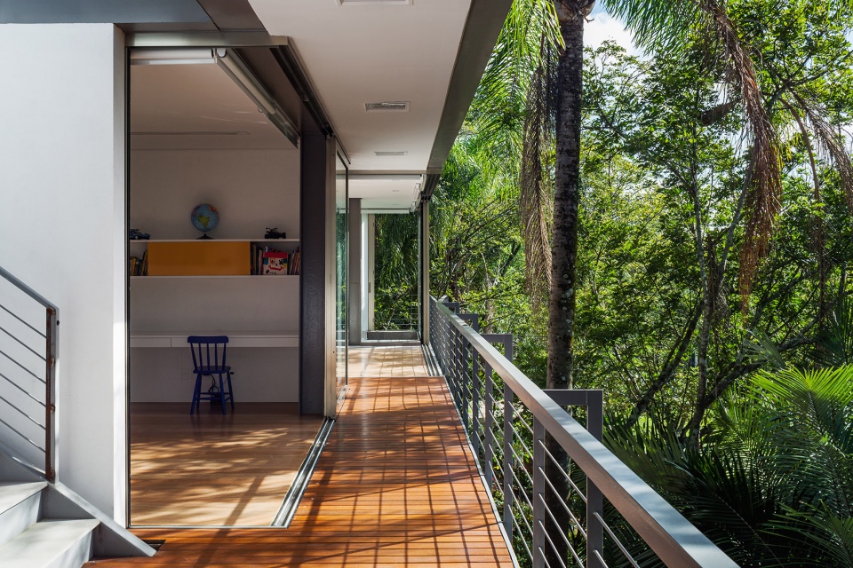 house llm by obra arquitetos