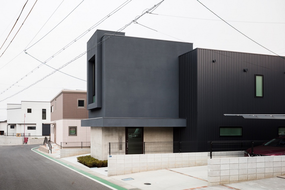 slender house by form kouichi kimura architects