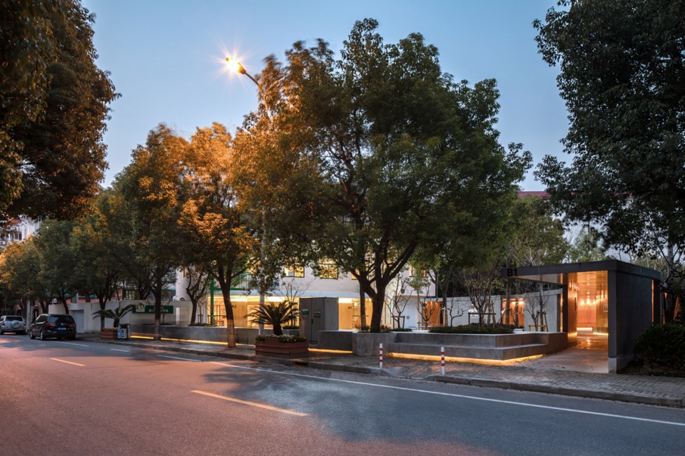the entrance greenbelt of jiahong community jinqiao town pudong new area in shanghai china by tm studio