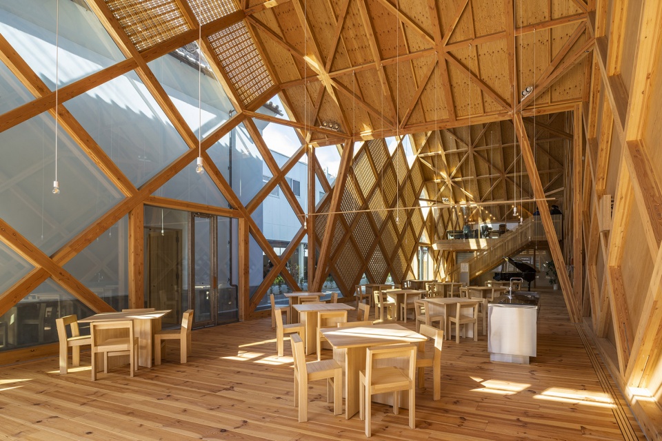 tomioka chamber of commerce and industry by tezuka architects