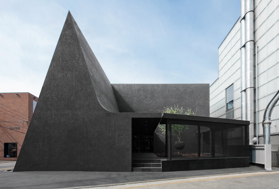 juun j flagship store by wgnb