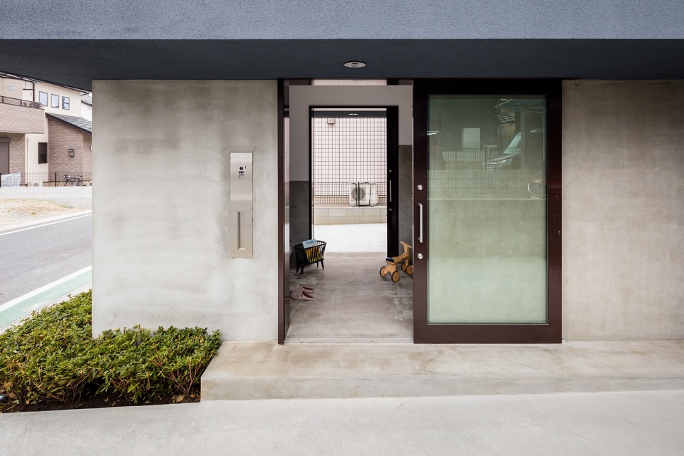 slender house by form kouichi kimura architects