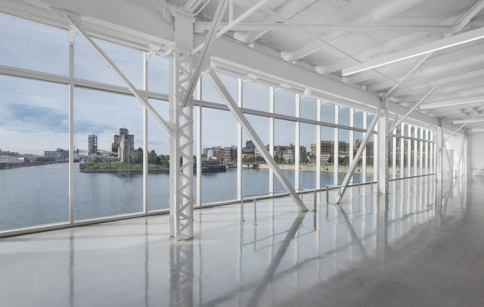 the port of montreals grand quay by provencher roy