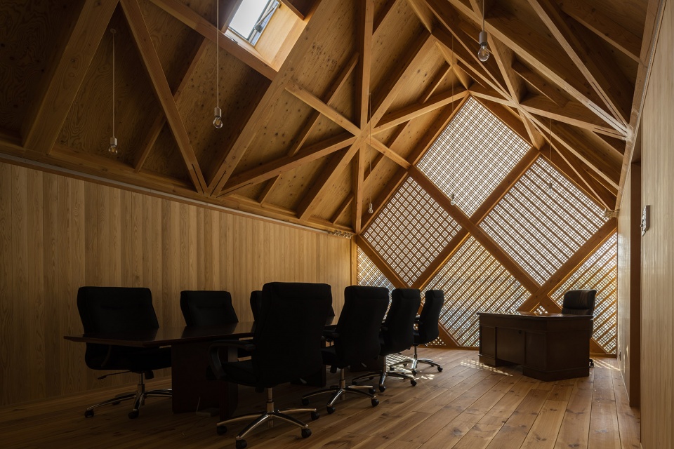 tomioka chamber of commerce and industry by tezuka architects