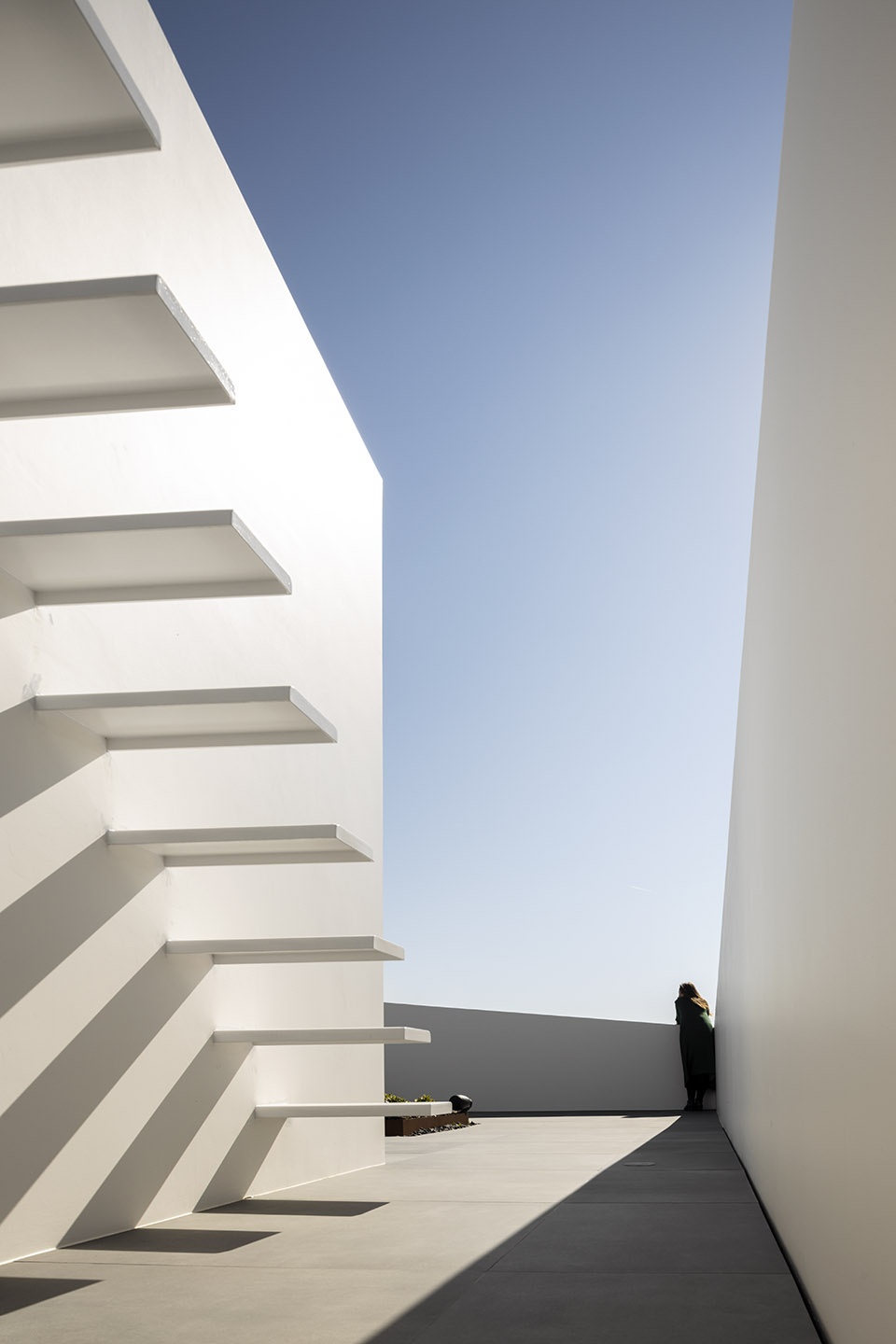 casa belas clube de campo by bica arquitectos