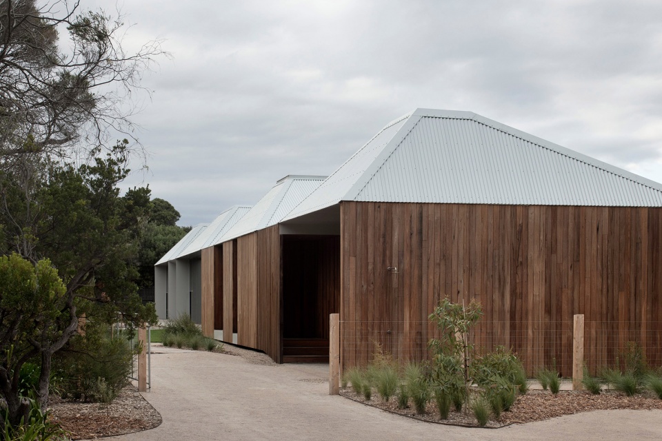 point lonsdale house by edition office