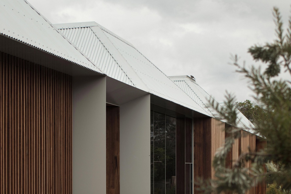 point lonsdale house by edition office