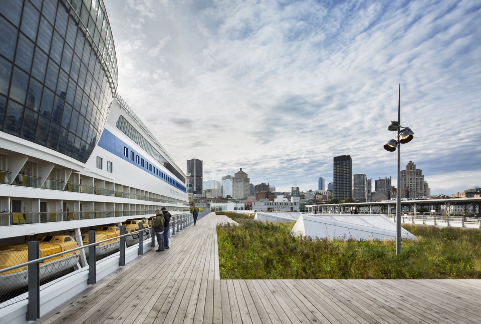 the port of montreals grand quay by provencher roy