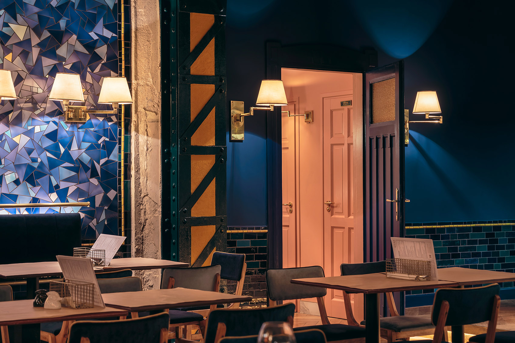 Hilda Restaurant by 81font 谷德设计网