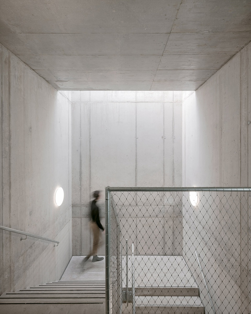 fux festigungs und expansionszentrum by birk heilmeyer und frenzel architekten