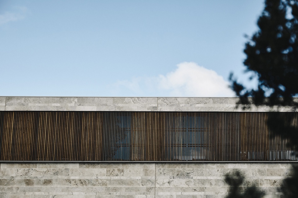 point nepean residence by b e architecture