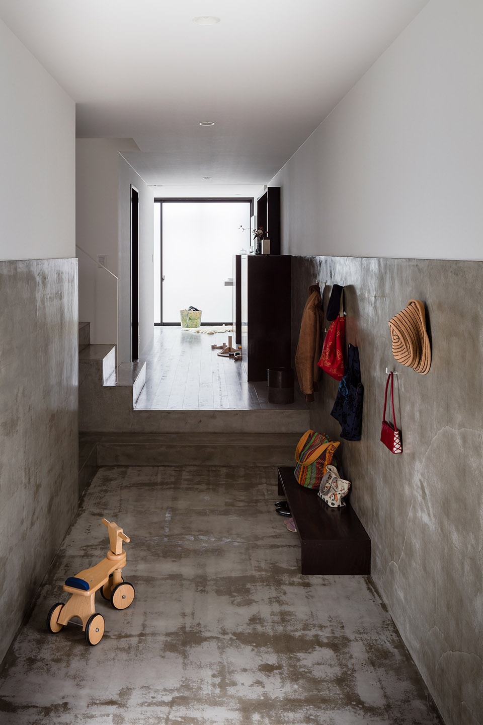 slender house by form kouichi kimura architects