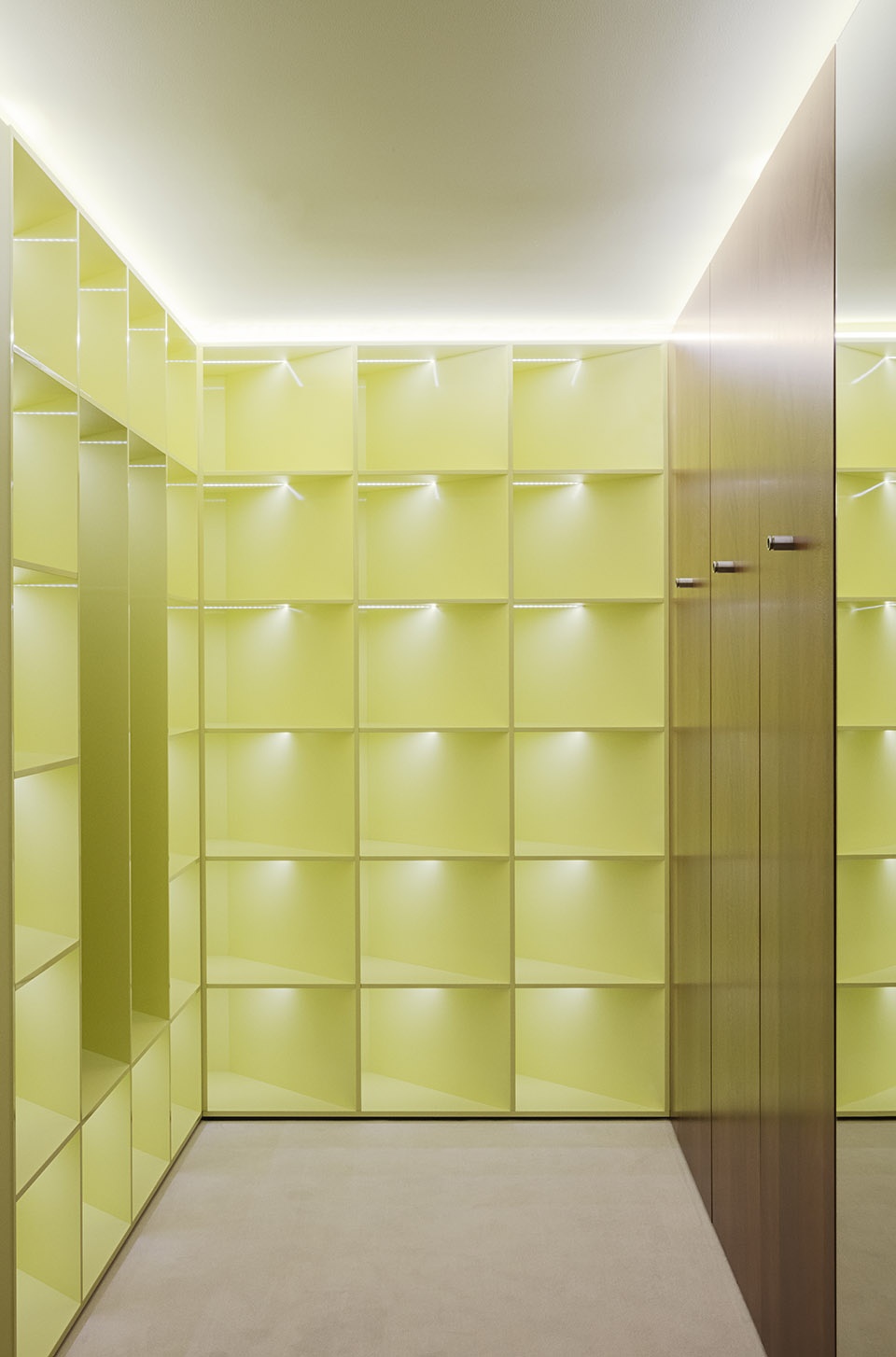 new flagship store and retail concept for j lindeberg by studio david thulstrup