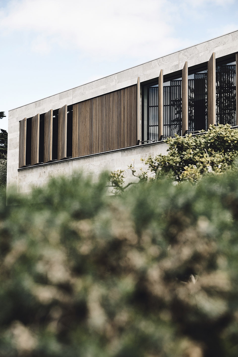 point nepean residence by b e architecture