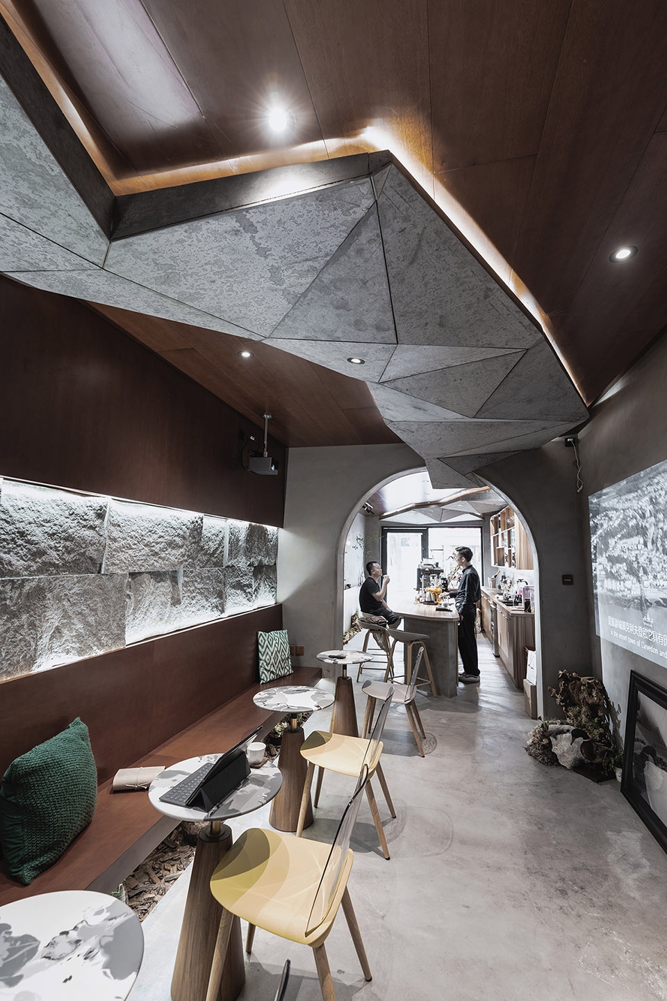 shanhai · guobinger boutique coffee bakery in tianjin china by spring space design studio