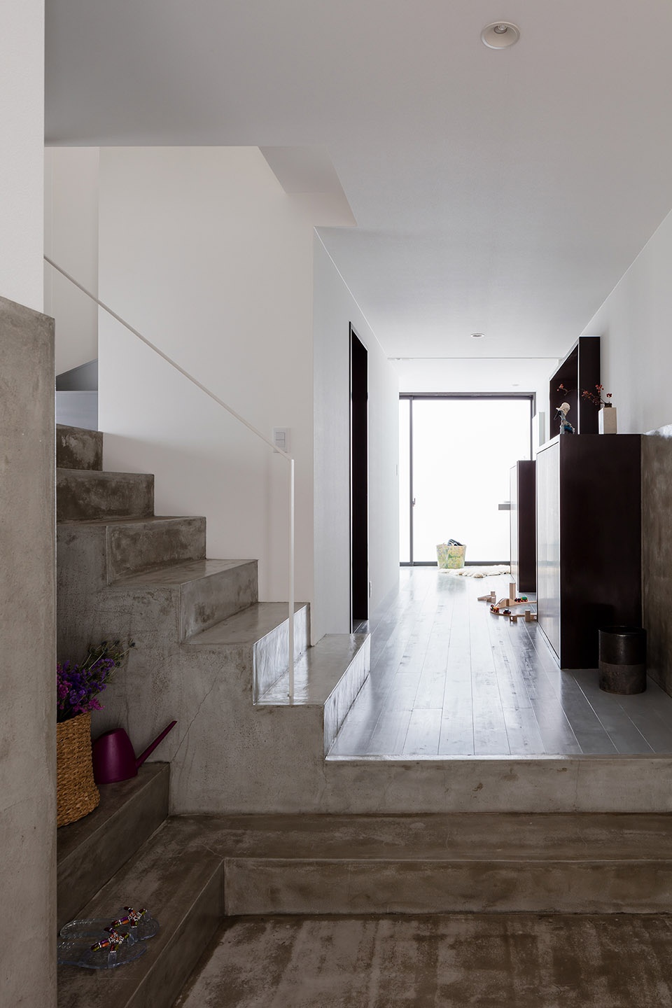 slender house by form kouichi kimura architects