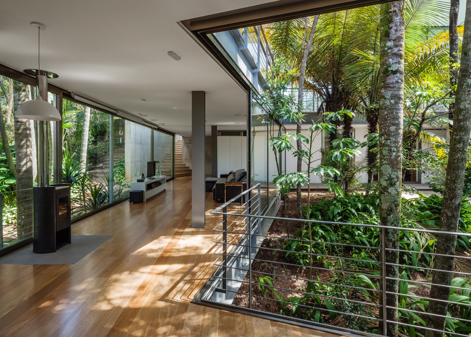 house llm by obra arquitetos