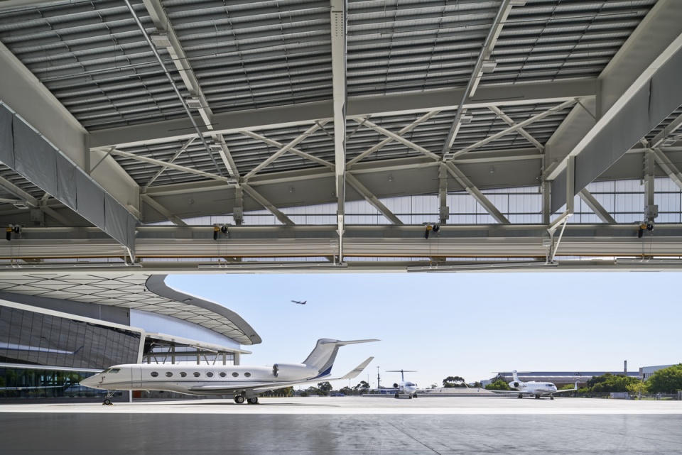 melbourne jet base by cox architecture