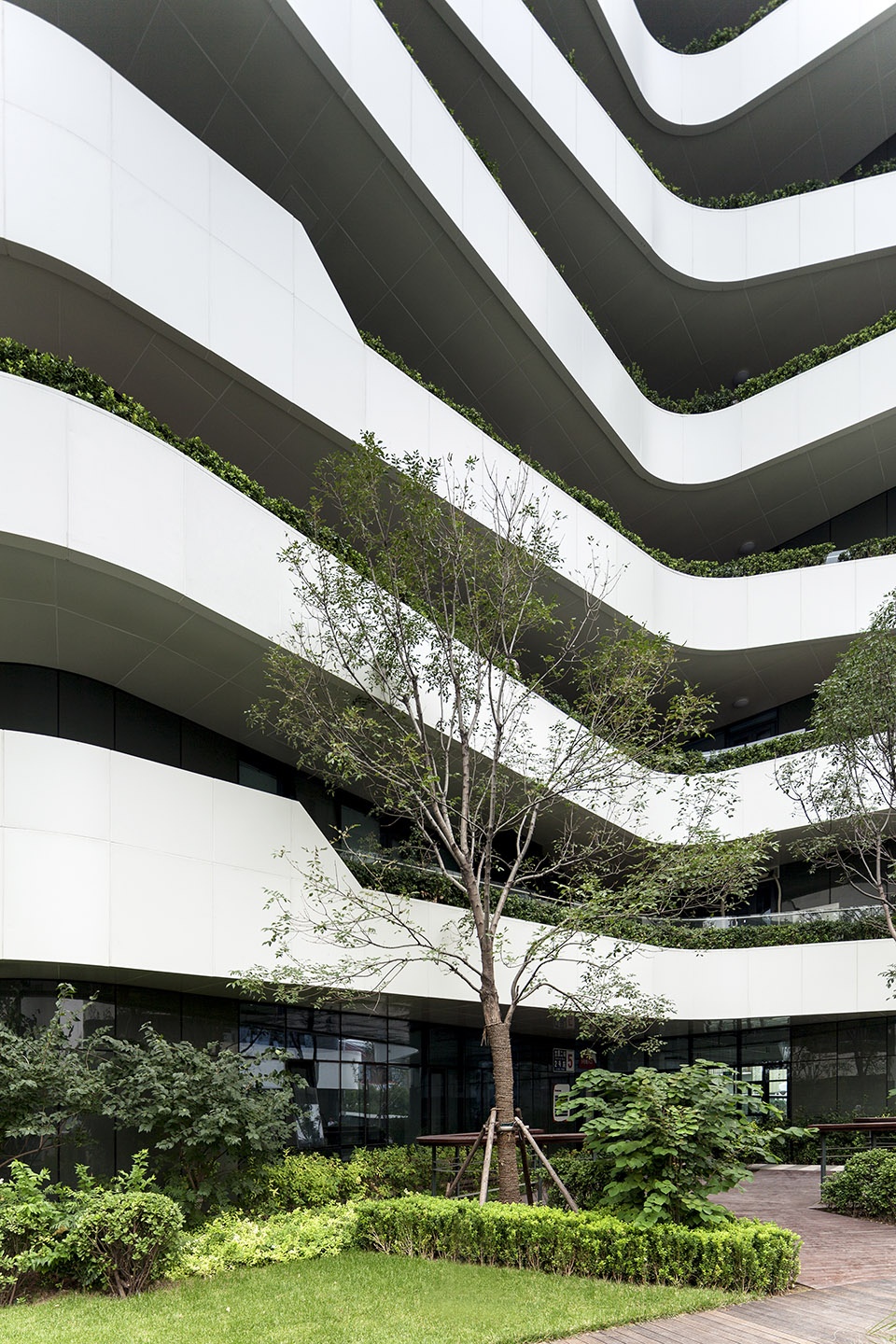 tian yun affordable office in beijing china by praxis darchitecture
