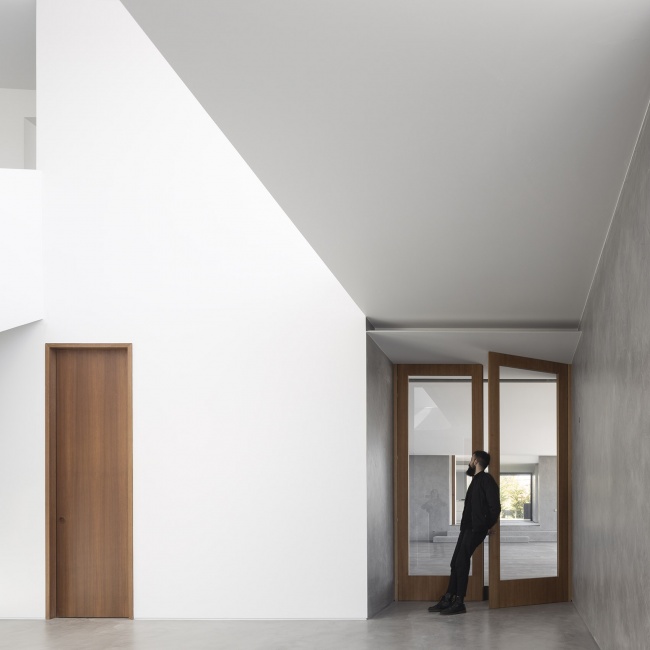 casa belas clube de campo by bica arquitectos