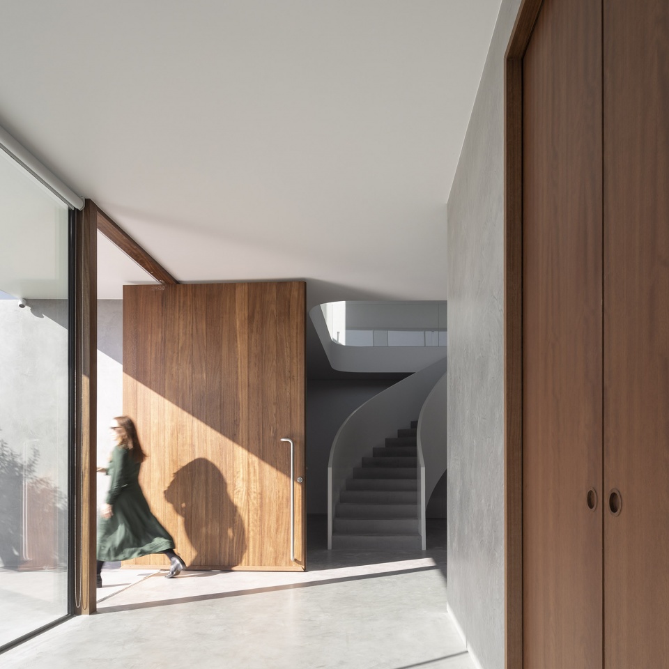 casa belas clube de campo by bica arquitectos