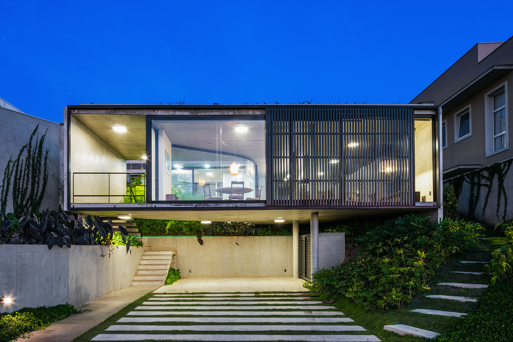House LEnS by obra arquitetos 谷德设计网