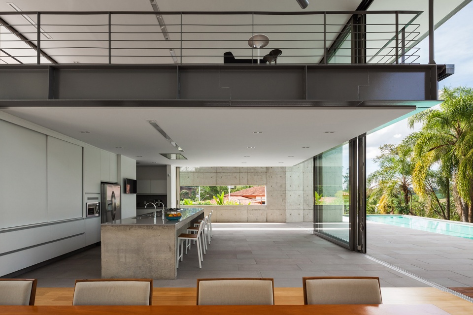 house llm by obra arquitetos