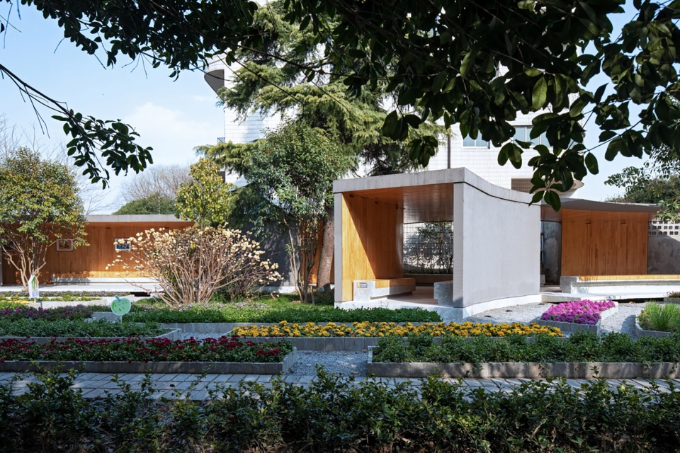 the entrance greenbelt of jiahong community jinqiao town pudong new area in shanghai china by tm studio