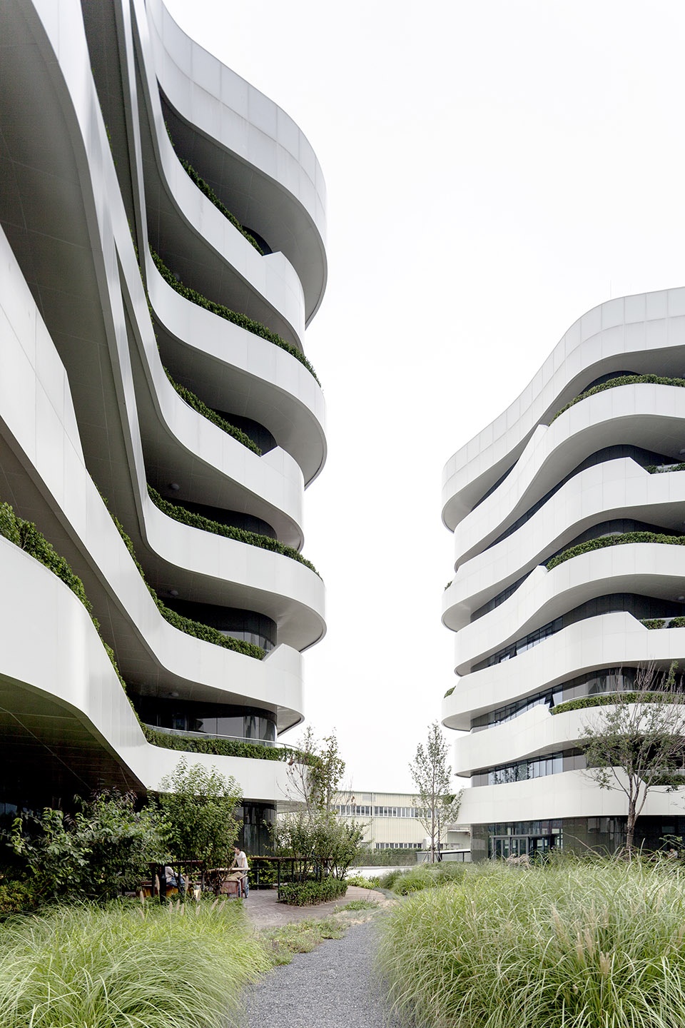 ▼办公楼外观局部,partial exterior view of the office building