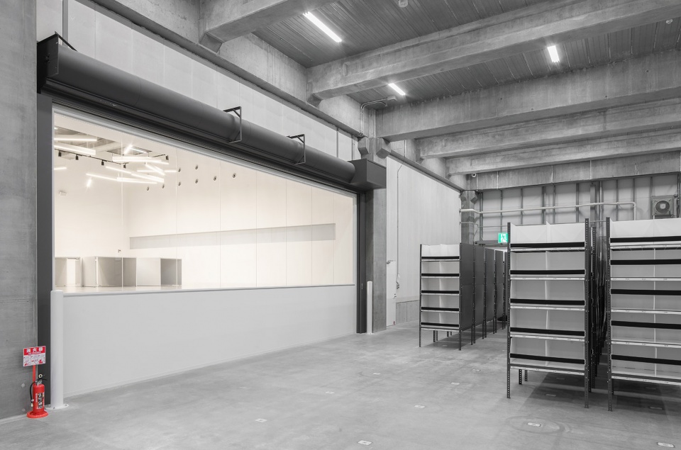 intelligent logistics center proto by bureau 0 1