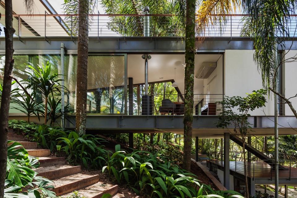 house llm by obra arquitetos