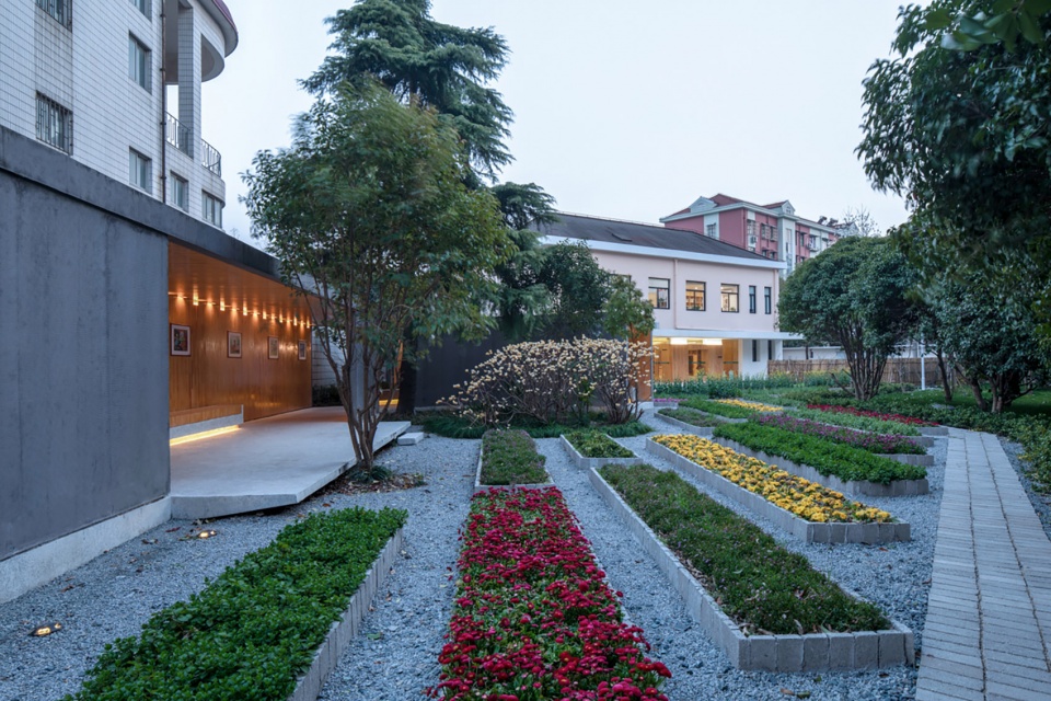 the entrance greenbelt of jiahong community jinqiao town pudong new area in shanghai china by tm studio