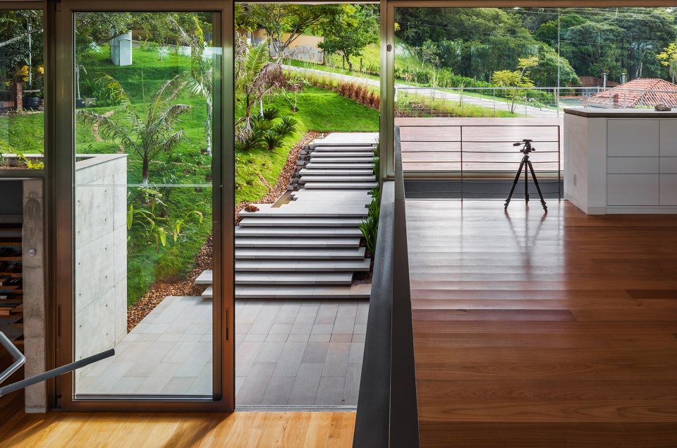 house llm by obra arquitetos