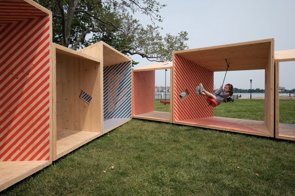 salvage swings by somewhere studio
