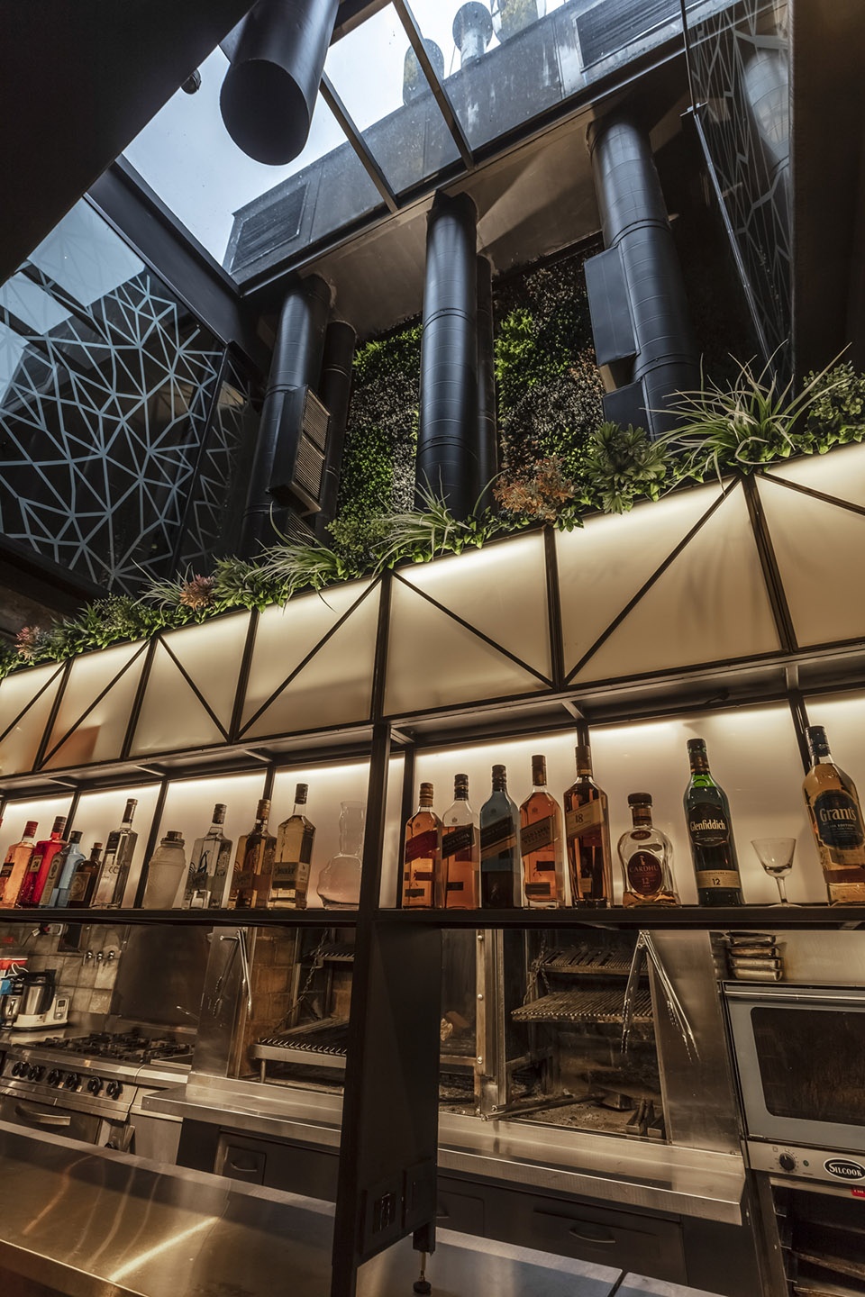 mamba bar by hitzig militello architects