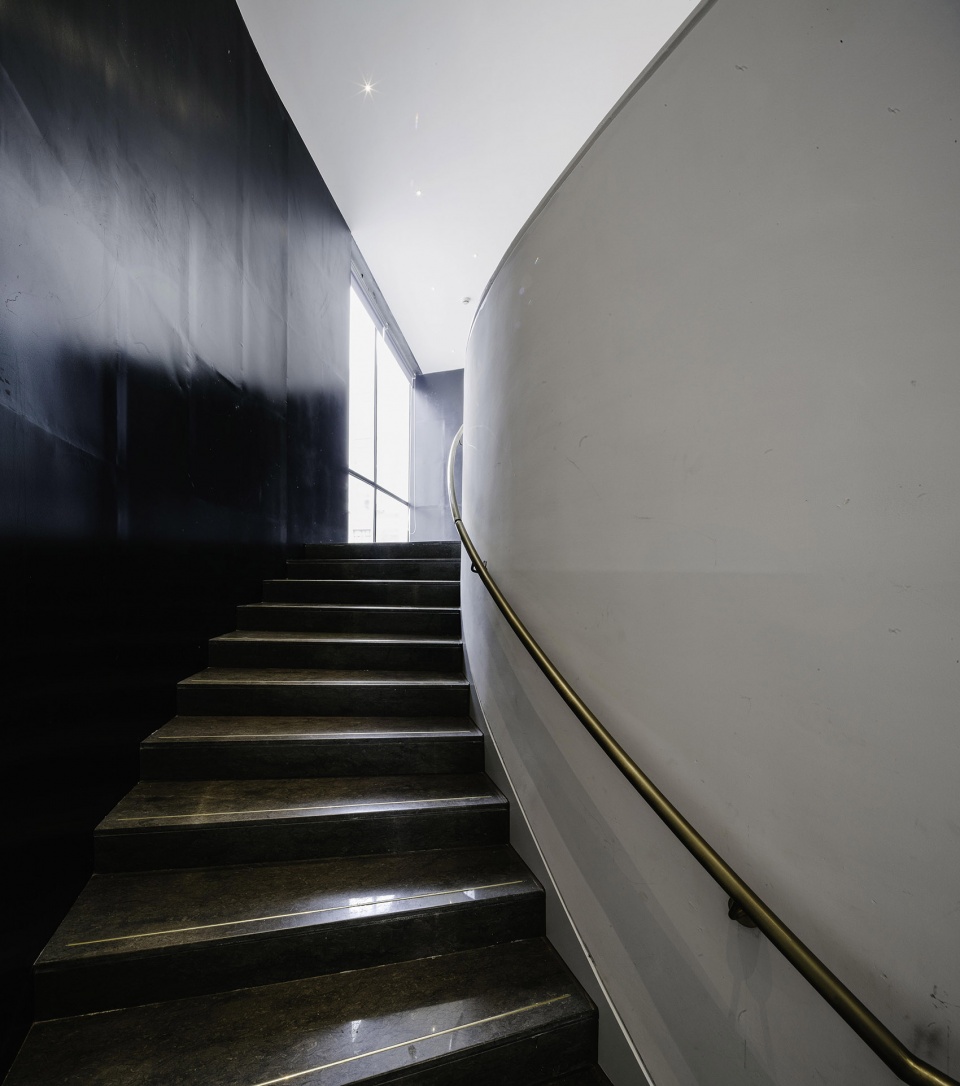 ▼室内公共楼梯,indoor staircase