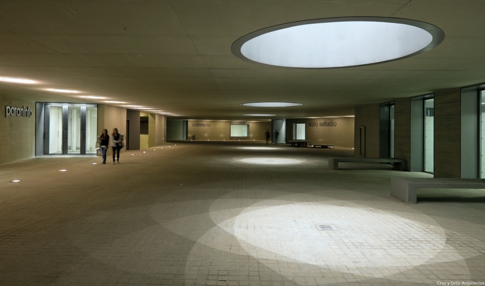 Learning Center at UGR University Cruz y Ortiz Arquitectos