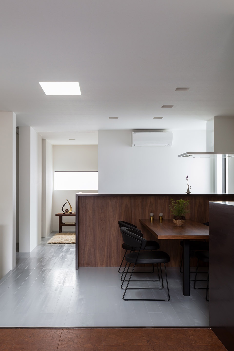slender house by form kouichi kimura architects