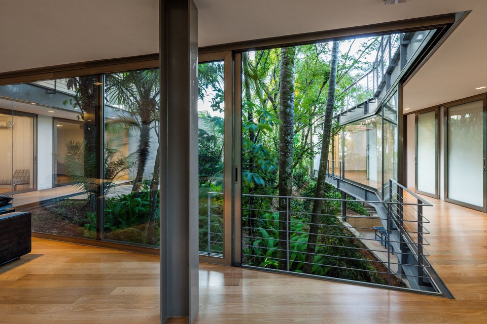 house llm by obra arquitetos
