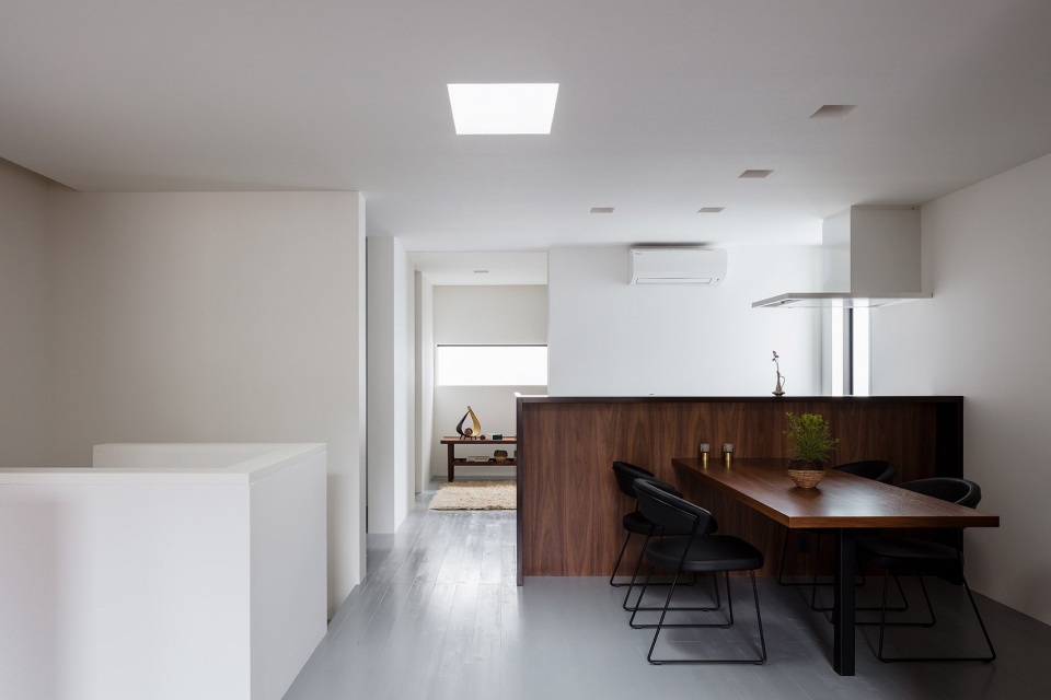 slender house by form kouichi kimura architects