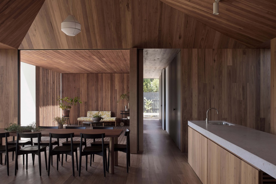 point lonsdale house by edition office
