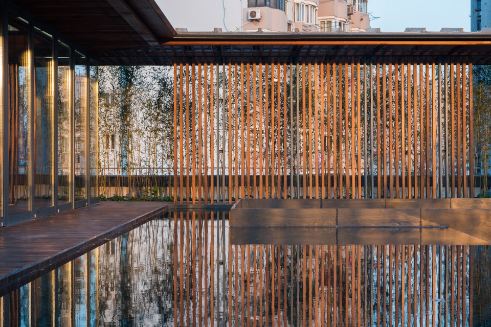 three rooms in a roof garden china by atelier z