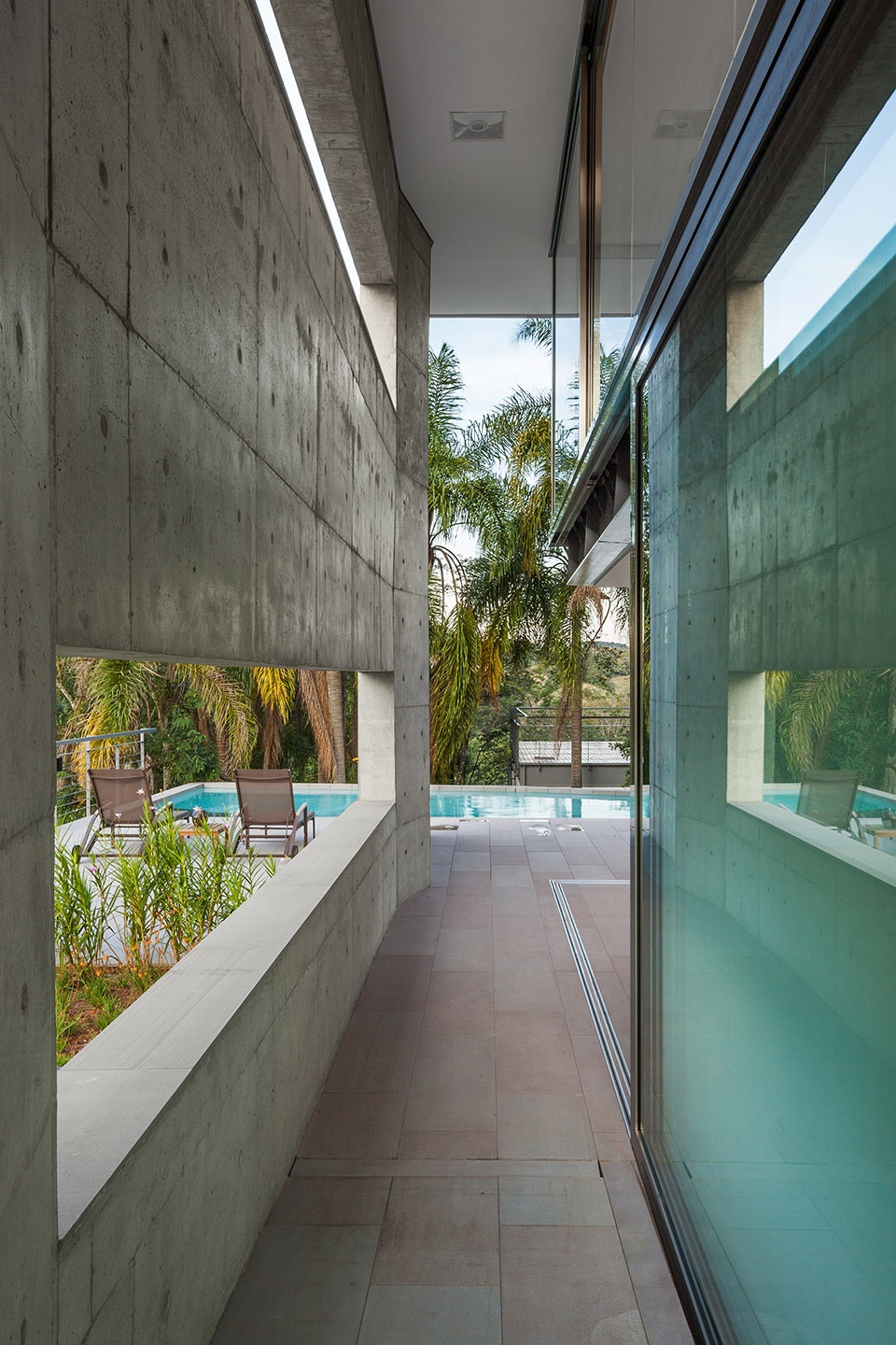 house llm by obra arquitetos