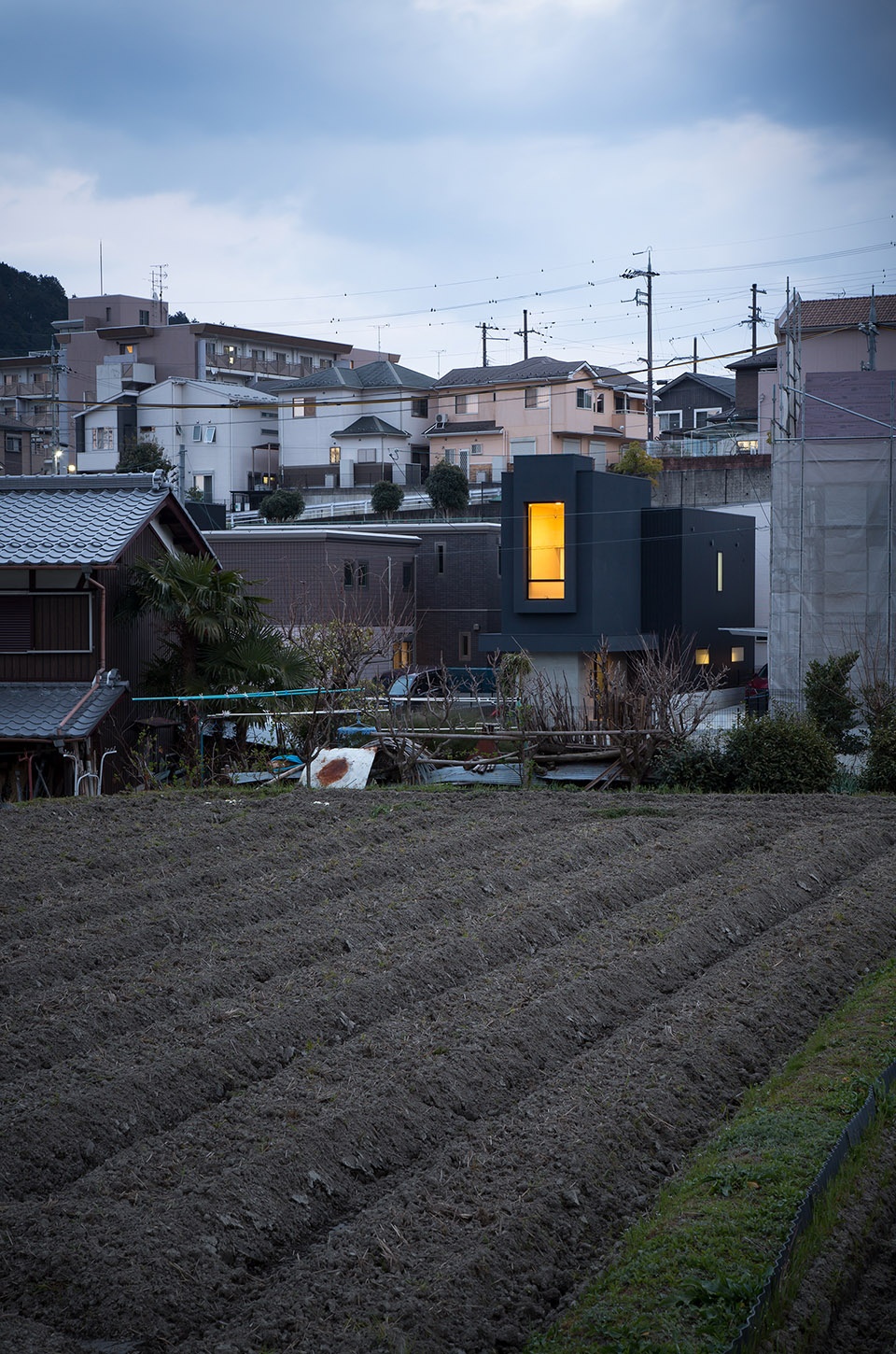 slender house by form kouichi kimura architects