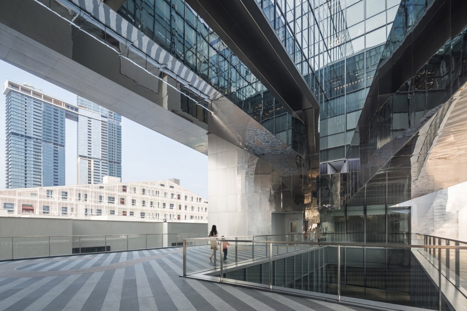 shum yip upperhills loft in shenzhen china by urbanus