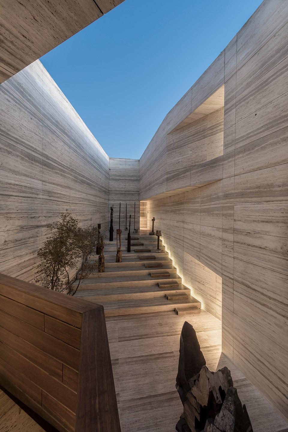 retail and warehouse for grupo arca by esrawe studio