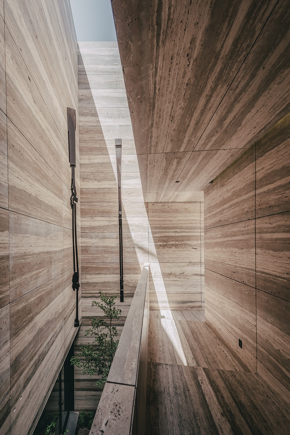 retail and warehouse for grupo arca by esrawe studio