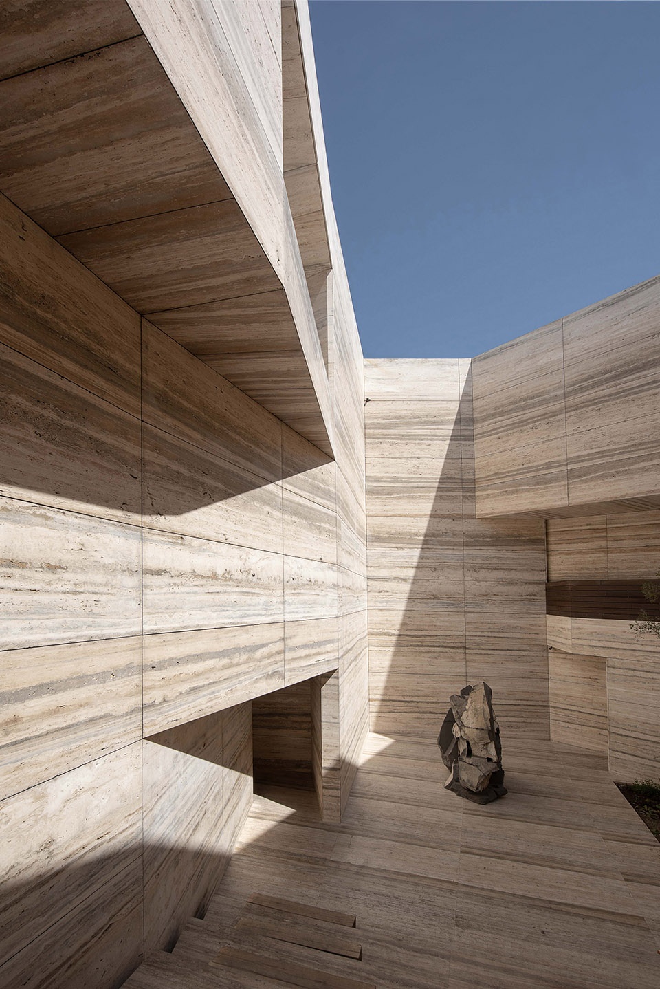 retail and warehouse for grupo arca by esrawe studio
